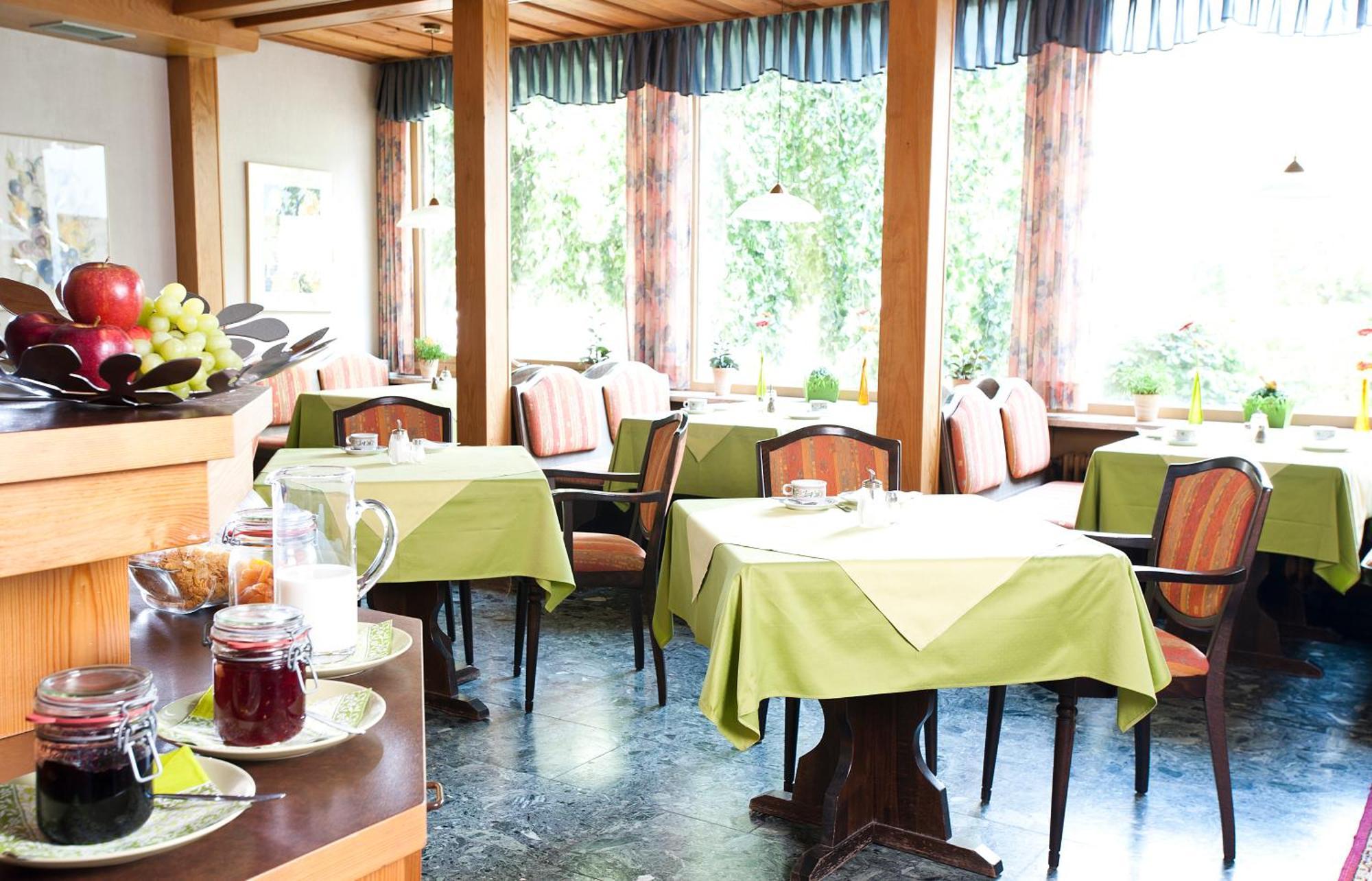 Hotel Kaeferstein Garni Nuremberg Luaran gambar